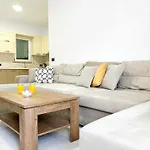 Villa Beach Apartamento Golem (Tirana)
