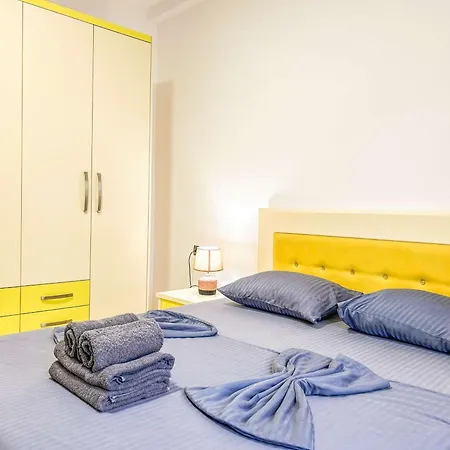 Villa Beach * Golem (Tirana)