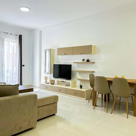 Villa Beach Golem (Tirana)